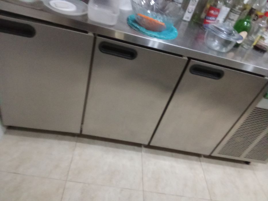 Venda de bancadas em inoxnox e mesas com cadeiras nox