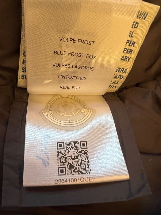 Пуховик жіночій Moncler