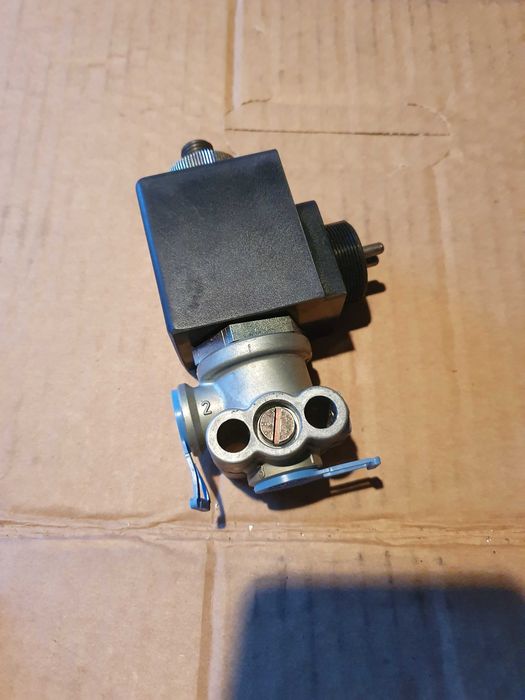 Электромагнитный клапан WABCO 472 125 707 0