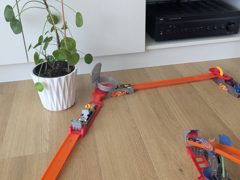 Hot wheels mega zestaw + autka