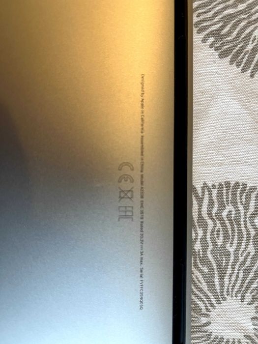 MacBook Pro 13-inch, M1, 2020 (16GB)