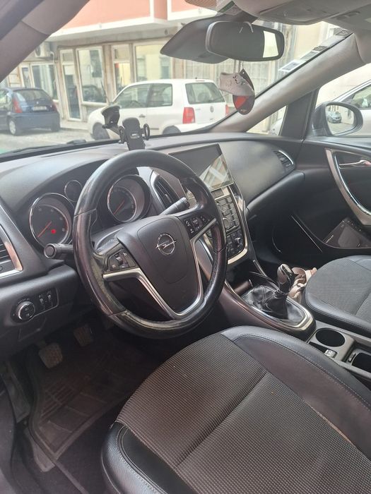 Opel Astra J cosmos cdti 1.7 gasóleo, 2010