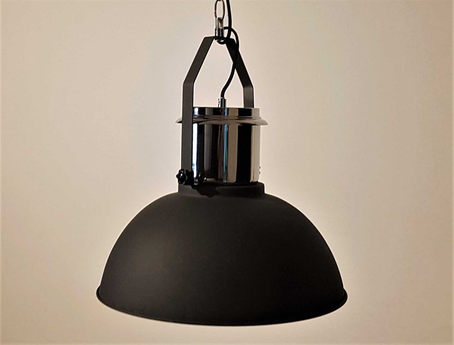 Candeeiro de teto em metal