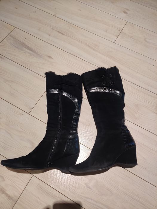 Продам 2 пары зимние и демисезонные сапоги б/у