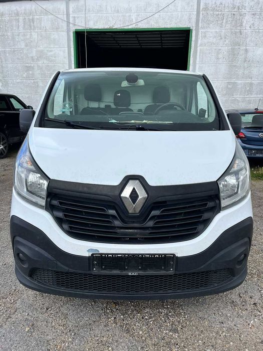 Фара Renault Trafic lll Opel Vivaro 2015- NV-300 правая левая разборка
