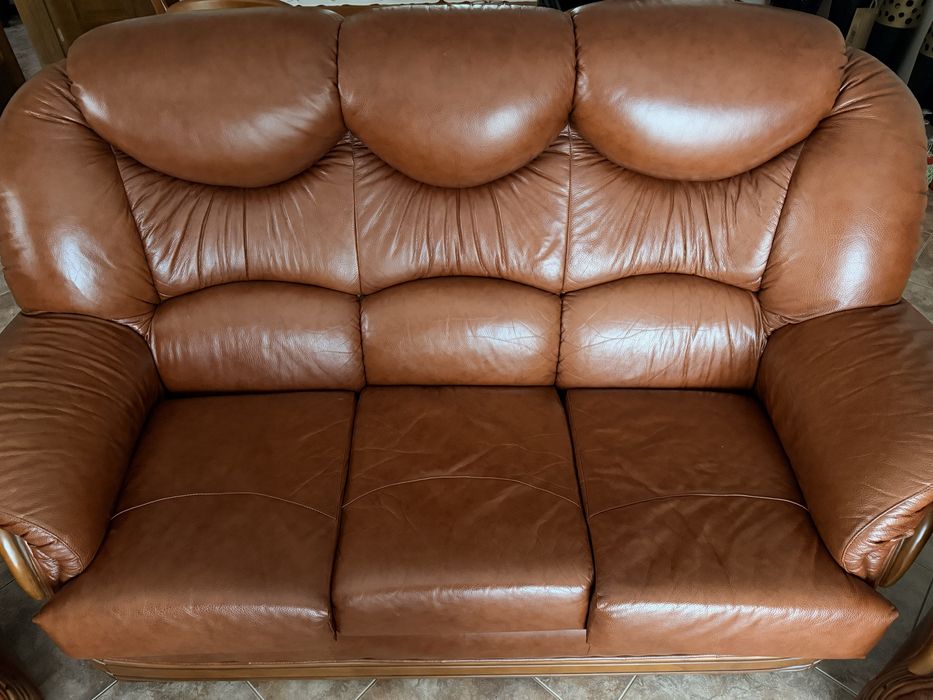 Sofá e Poltronas em Pele -> 3 + 1 +1