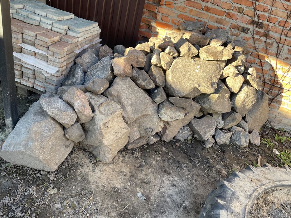 Камінь бутовий різної фракції