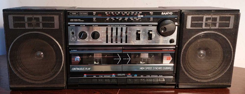 магнітолу Sanyo MW 227 L