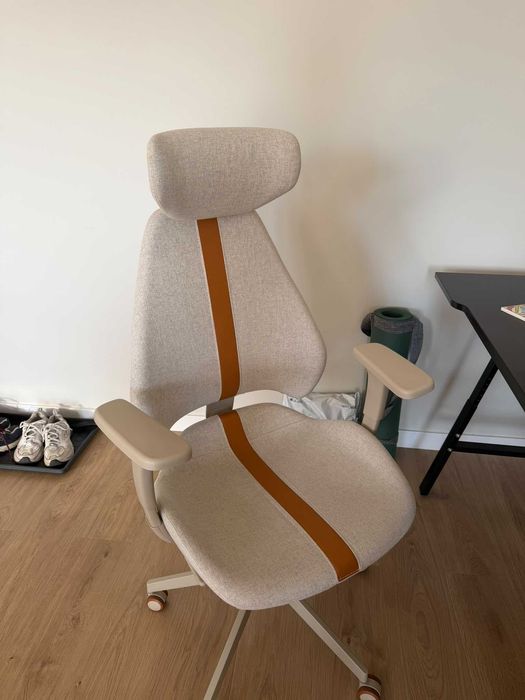 IKEA GRUPPSPEL fotel gamingowy / krzesło biurowe – beżowy