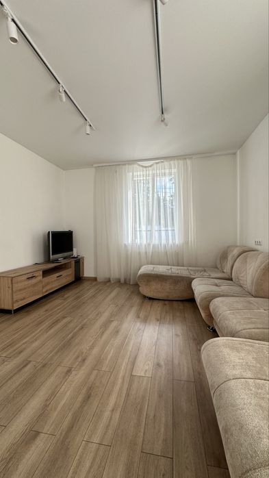 Продаж  будинку з капітальним ремонтом