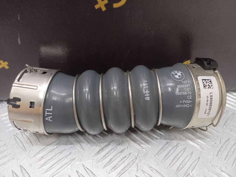 Патрубок інтеркулера BMW X5 G05 13718599391 Патрубок интеркулера шланг