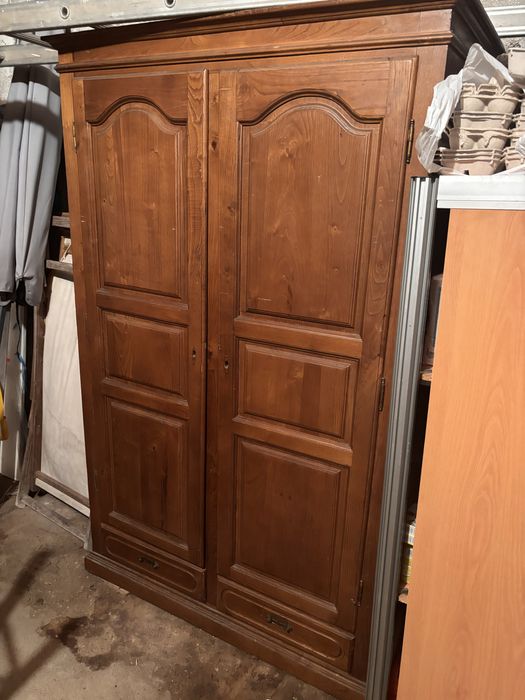 Vendo beliche com colchoes mais Movel Roupeiro