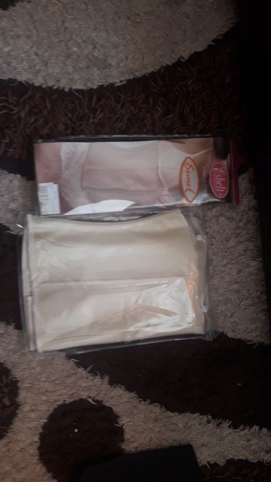 Cinta e proteção de mulher