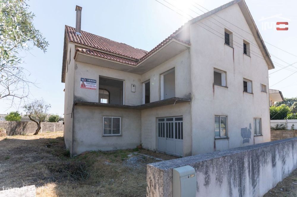 Prédio - Boa oportunidade de Investimento em Fátima