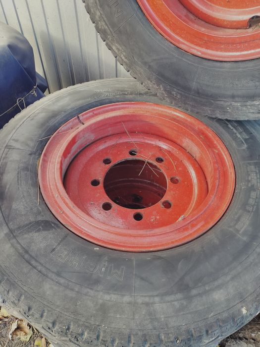 Koła R20 na 8 szpilek