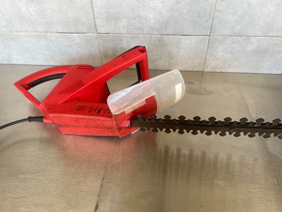 Corta sebes elétrico