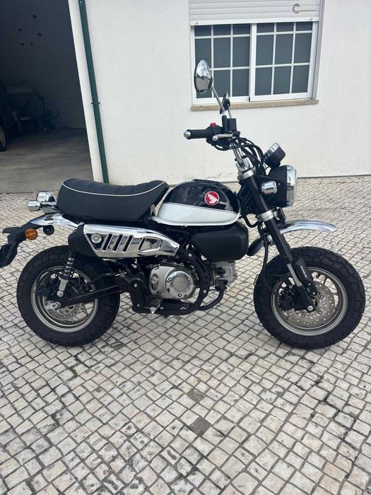 Honda monkey 125