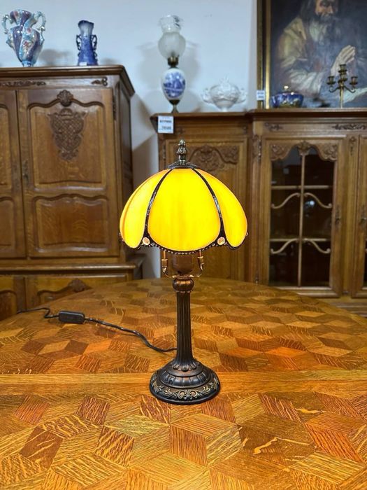 Настільна лампа в стиді Тіффані торшер б у  7804