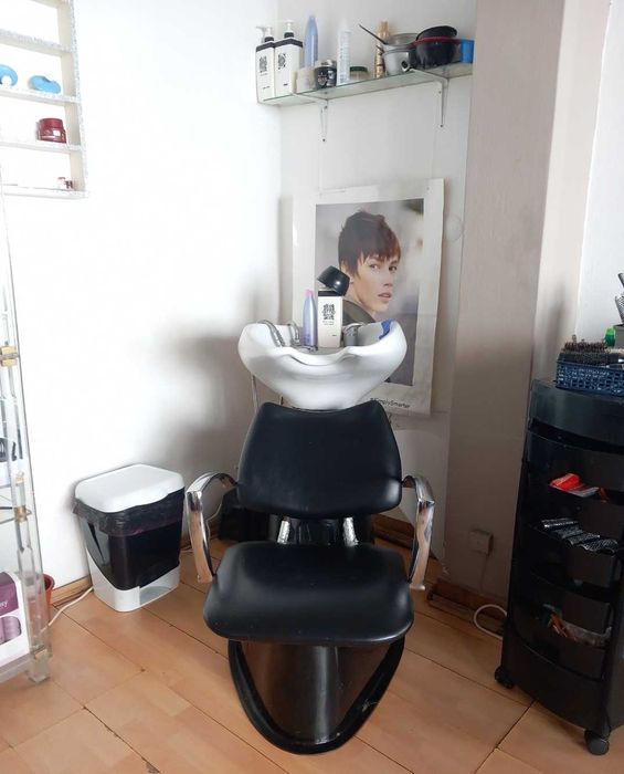 Vendo Mobília de Cabeleireiro tudo por apenas 600€