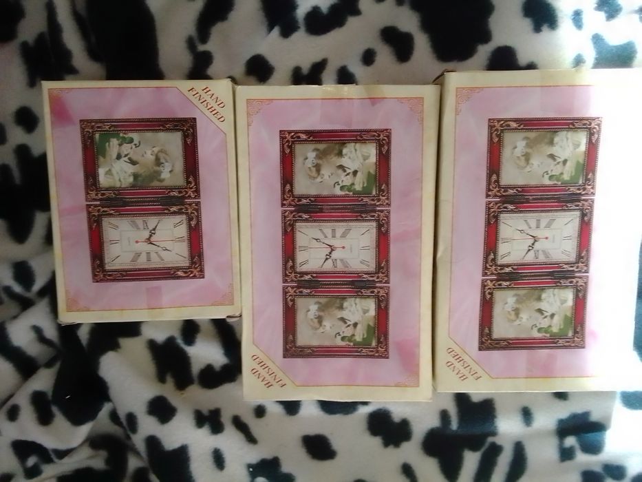 Molduras e relógios em caixa novas cada 1,50€