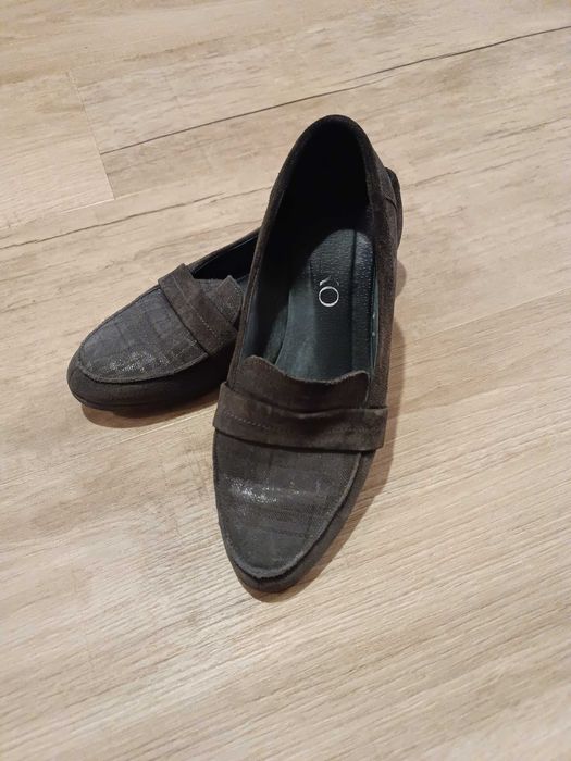 Loafersy Ryłko zamszowe 38 39 brązowe buty