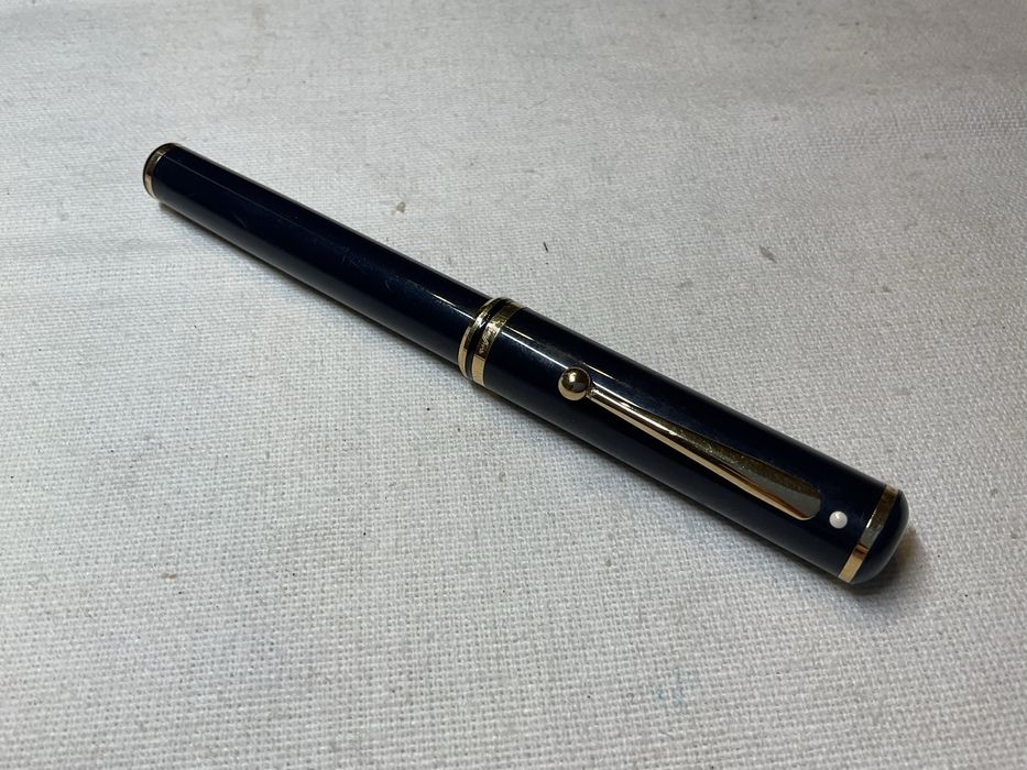 Caneta tinteiro Sheaffer azul modelo Conaisseur com aparo ouro 18K