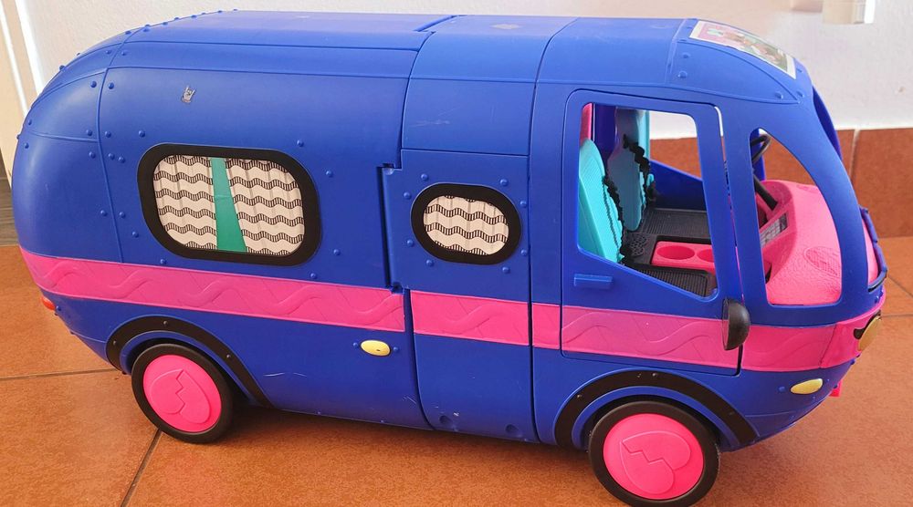Caravana L.O.L. Surprise! O.M.G. 4-in-1 Glamper Fashion