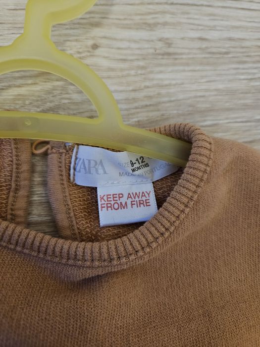 Bluza z napisem Zara r80 stan idealny kieszenie