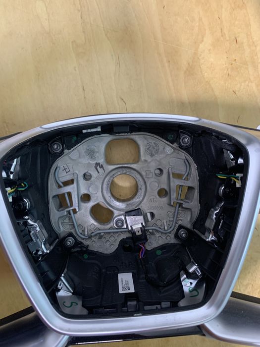 Кермо Audi E tron