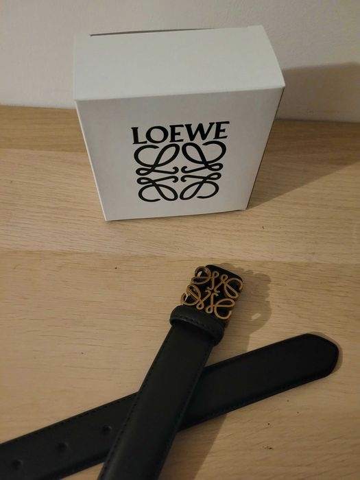 Czarny damski skórzany pasek Loewe 105 cm