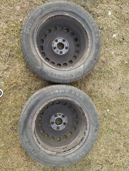 Продам зимові шини 215 55 r16