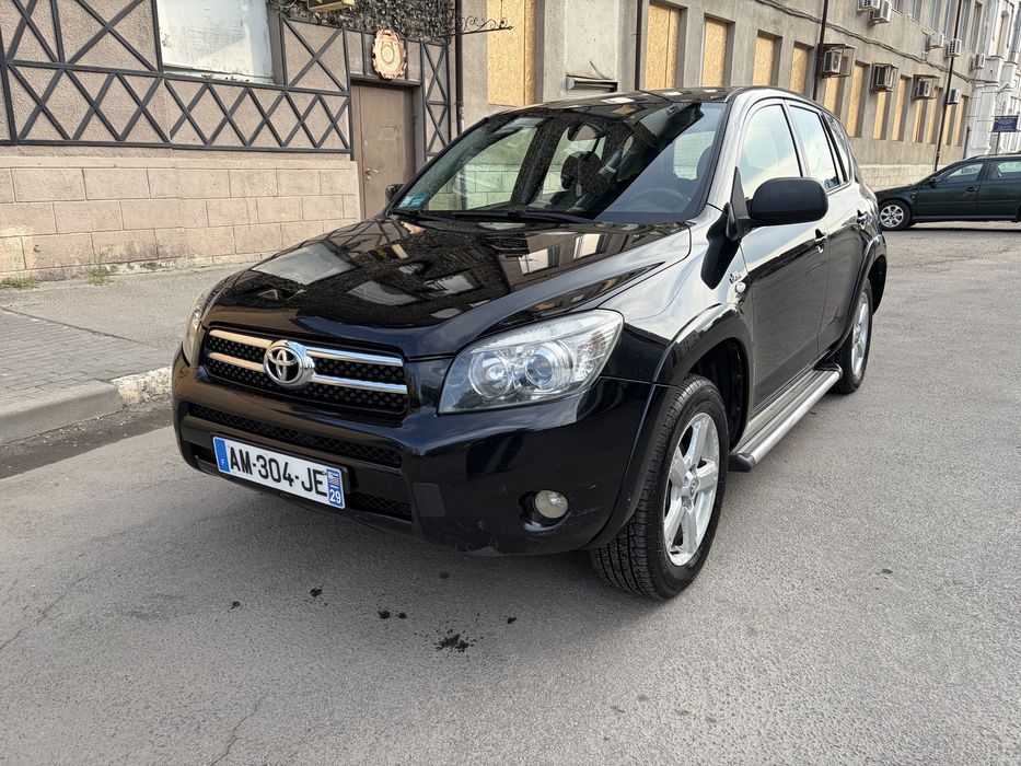 Toyota RAV4 2.2 D-CAT 4x4 МКПП 6-ступ