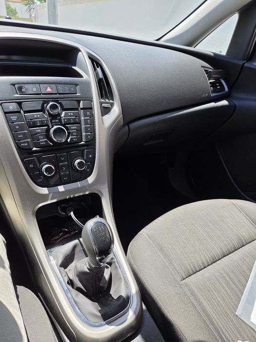 Opel astra J 1.3 cdti diesel 5 portas 5 lugares de outubro de 2010