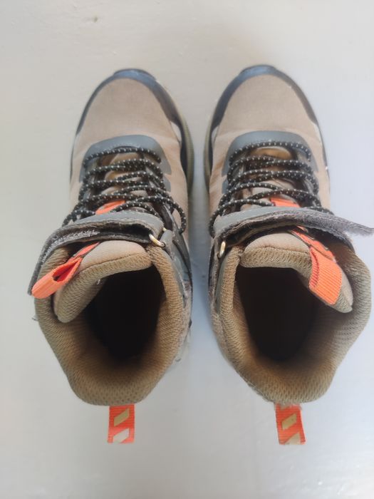 Продам дитячі демісезонні кросівки фірми Next