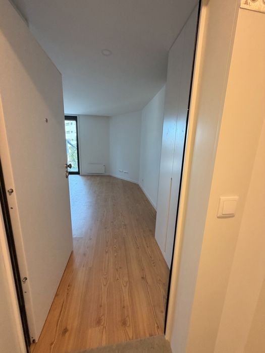 Apartamento com garagem e varanda - Polo Universitário