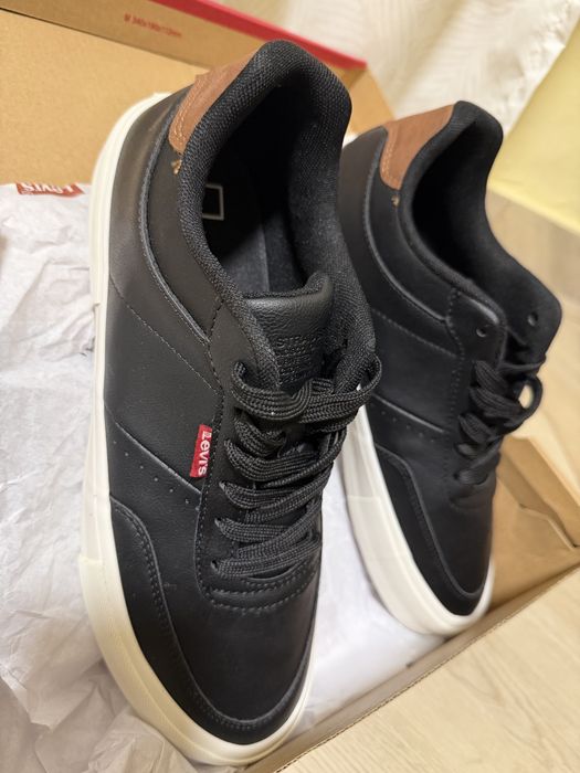 Нові чоловічі кеди Levi’s