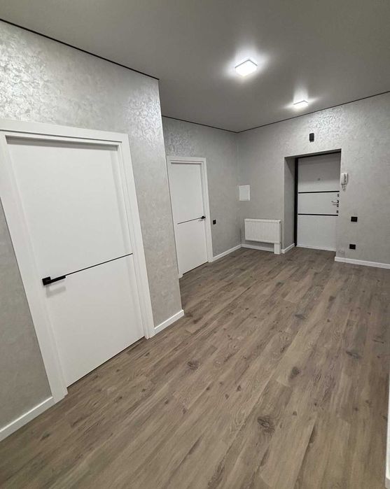 Двокімнатна квартира на Озерній, велика площа 80м.кв.