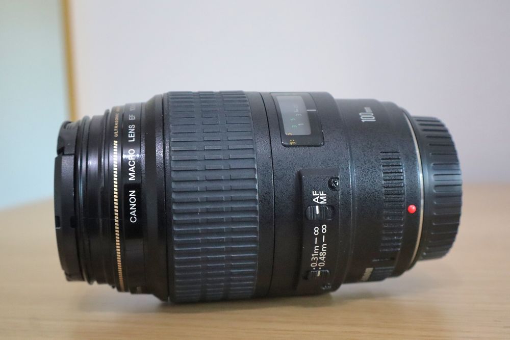 Canon EF 100mm F/2.8 USM