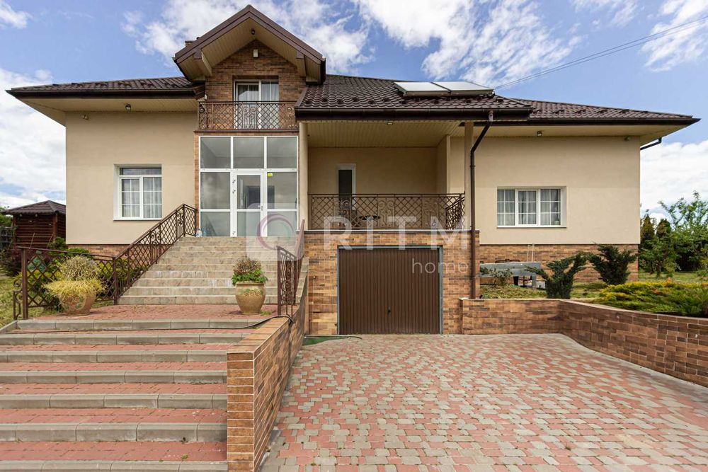 Продаж будинок з ремонтом 320м2 в с. Сокільники, вул. Довбуша.