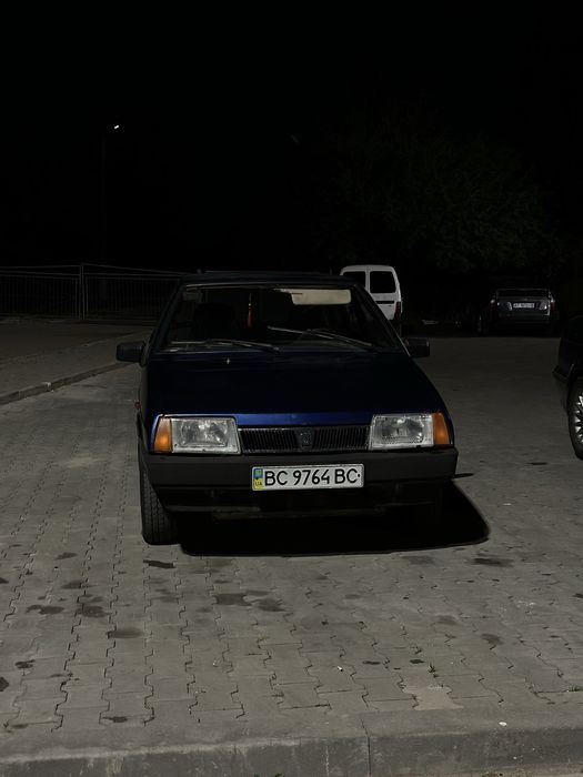 Автомобіль ваз 2109