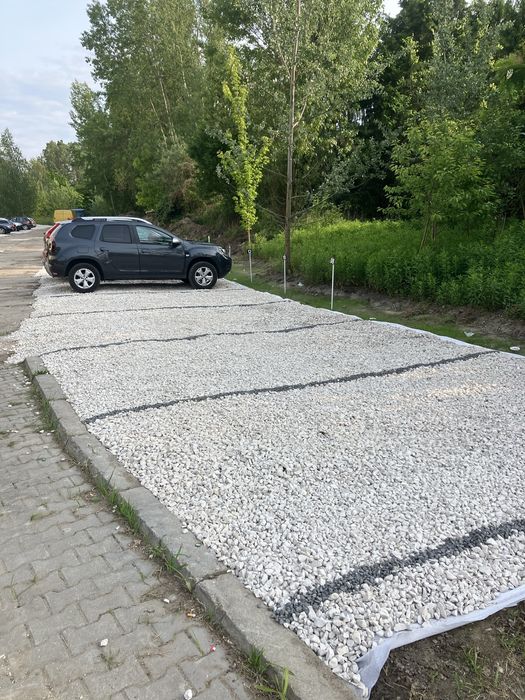 Miejsce postojowe - parking przy Olbrachta 25