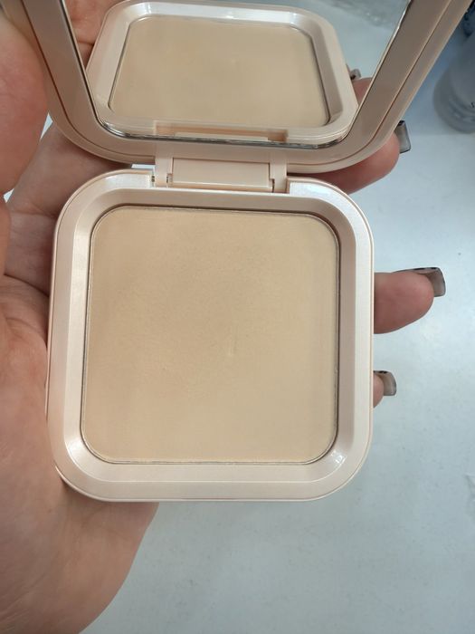 Декоративна косметика в ідеальному  стані