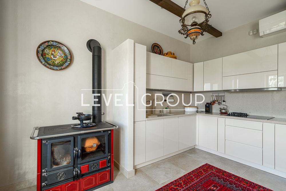 Vip!  Продаж будинку, c.Зазим'є , 315 кв.м з дизайнерським ремонтом