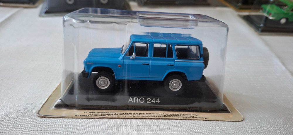 Aro 244 DeAgostini w skali 1/43