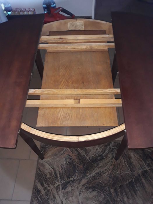 Stary stół okrągły