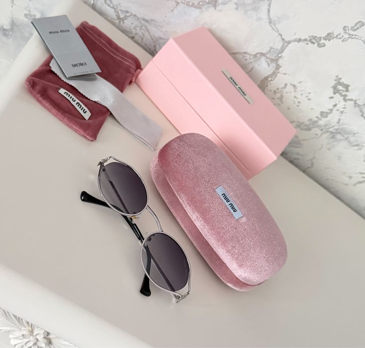 Солнцезащитные очки miu miu полный комплект