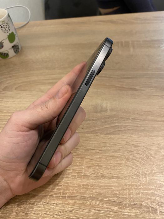 Продам iphone 15 pro max 256