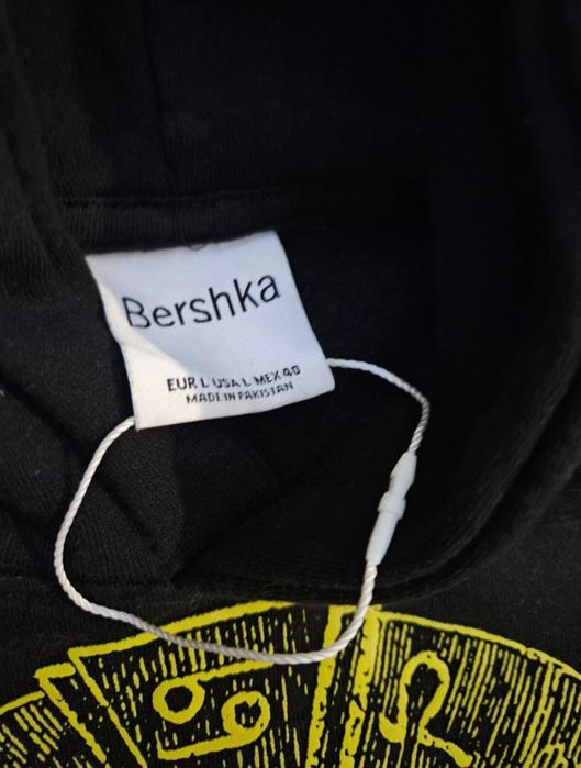 Czarna bluza z kapturem hoodie z haftem