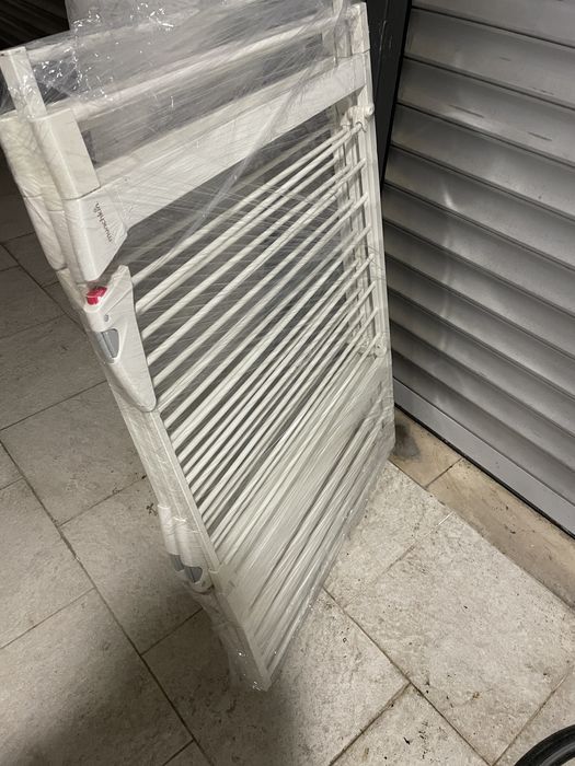 Barreira de seguranca crianca em metal 76x82 cm branco munchkin