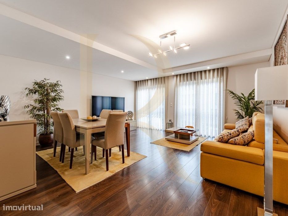 Apartamento T2 com terraço, arrecadação e parqueamento na Urbanizaç...